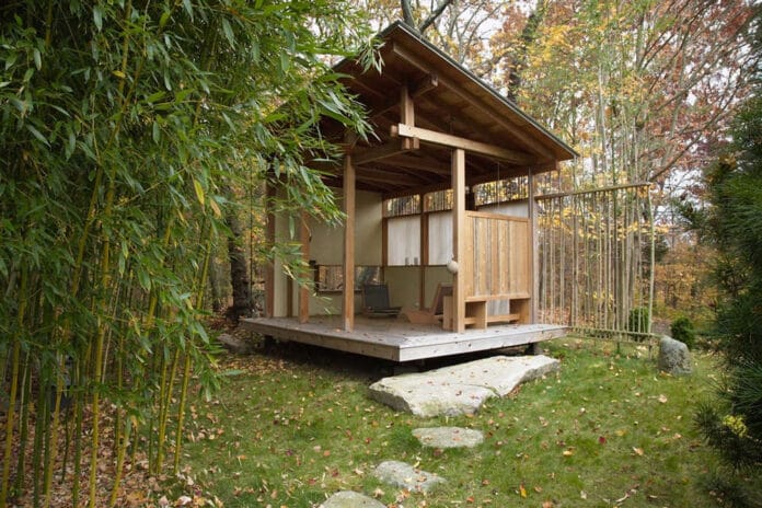 eta-house-bamboo-stepping-stone-pavers-screen-naomi-darlig.jpg